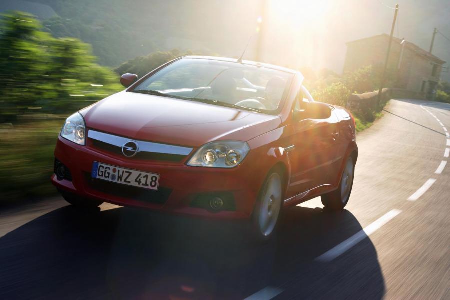  Opel Tigra Twin Top 2004 года  (фото 12 из 142)